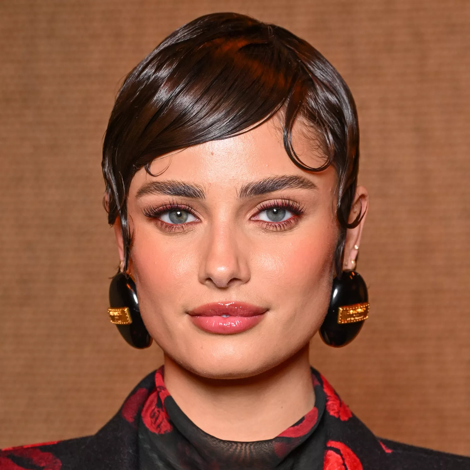 Betty Boop style short hair