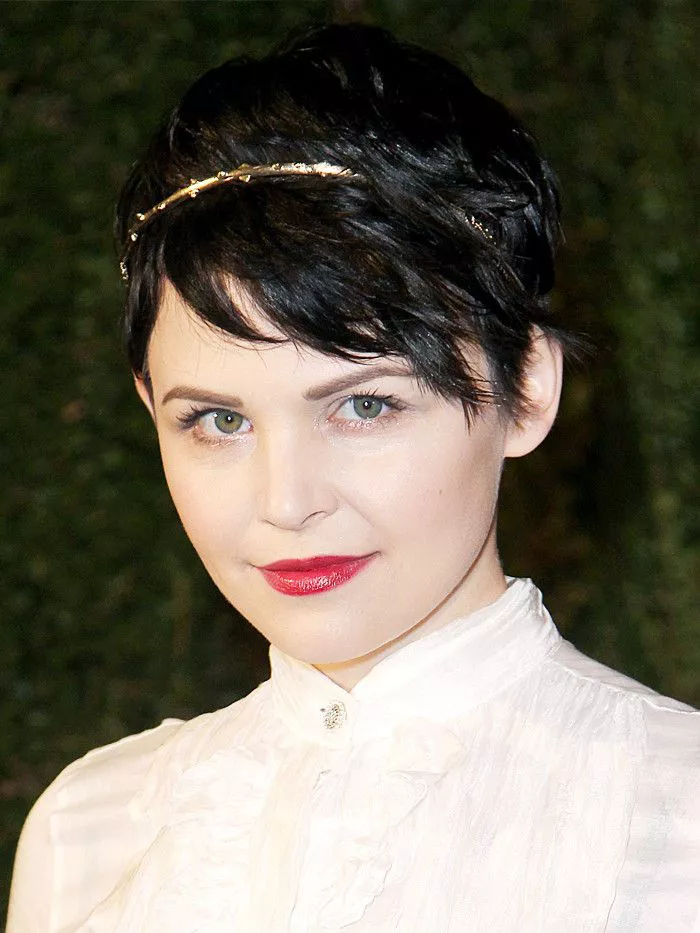 Short hair with headband