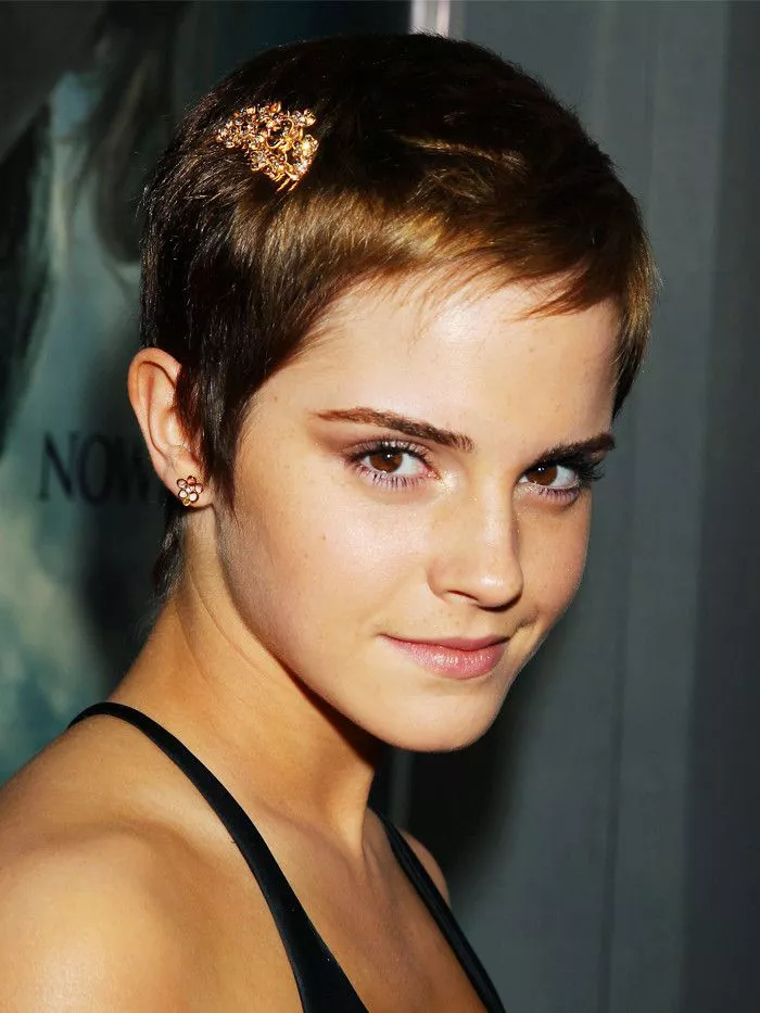 Accessorized short hair